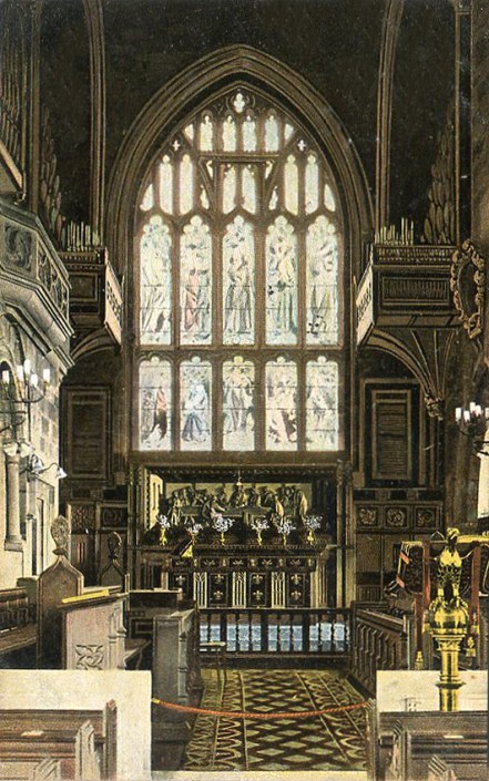 Lancashire,%20Ormskirk%20Church%20Interior%201900's