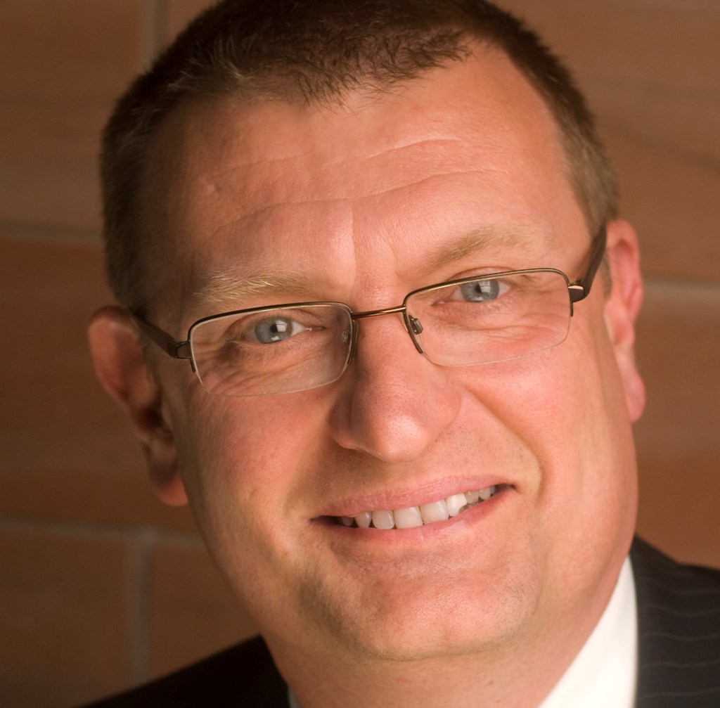 This image has an empty alt attribute; its file name is mark-rawsthorn-2.jpg